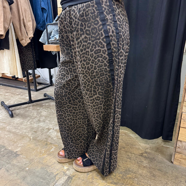 Mimi Leopard Racers