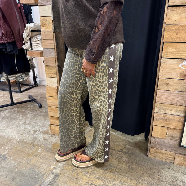 By Frankie Leopard Racers - Choc Stars