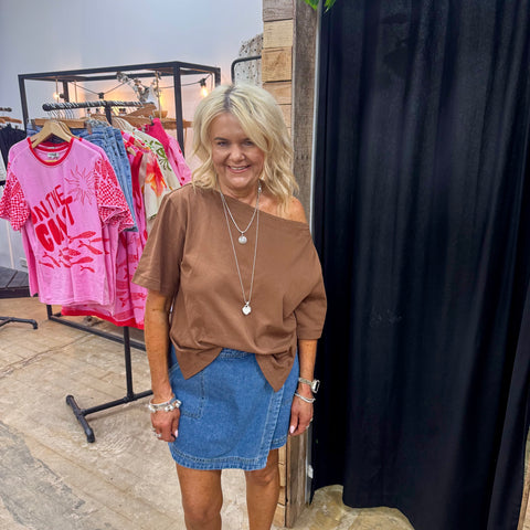 Finn Off Shoulder Tee - Chocolate